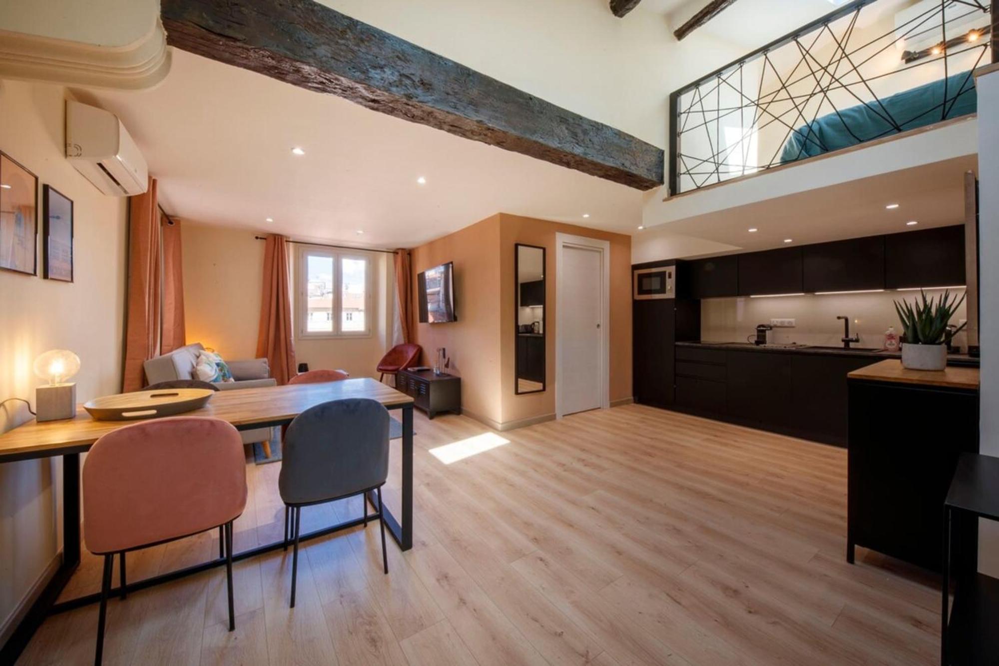 06A2 - Heart Of Old Nice Beautiful Renovated Apartment מראה חיצוני תמונה